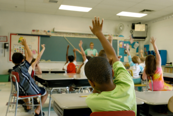 Le gouvernement du Québec dévoile son plan pour la rentrée scolaire 2021 : un retour en classe normal pour tous! 