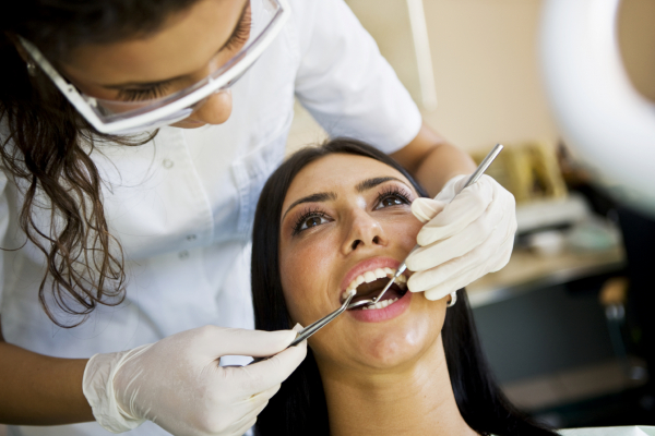 De nouveaux actes pouvant être effectués par les hygiénistes dentaires encore méconnus d'une majorité de Québécois