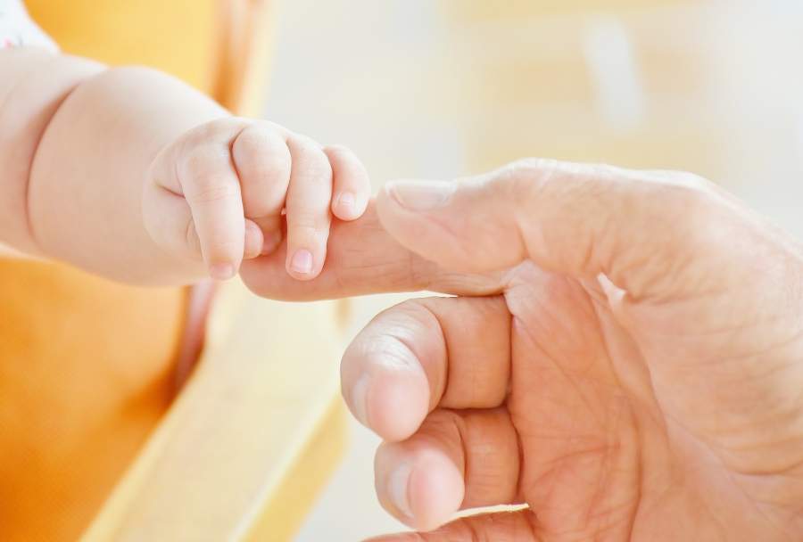 Fertilité au Canada : les demandes explosent, mais la couverture demeure limitée
