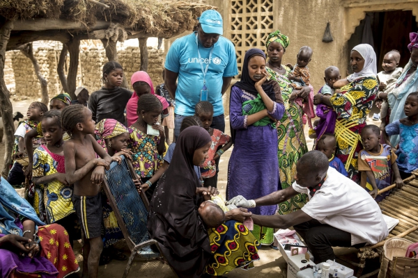 En 2018, 20 millions d'enfants n'ont pas reçu les vaccins contre la rougeole, la diphtérie et le tétanos qui sont essentiels à leur survie